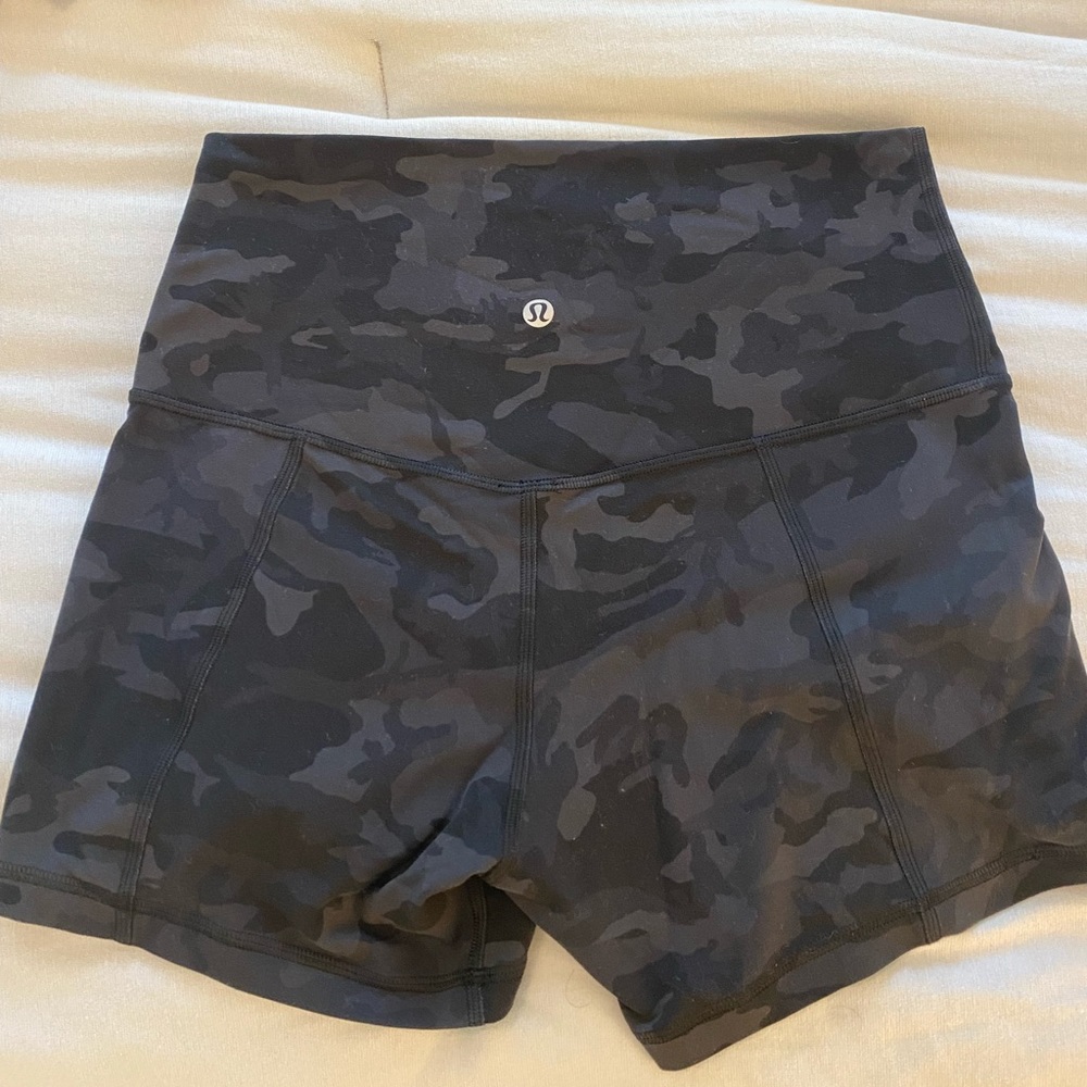 Lululemon 🍋 High rise align shorts